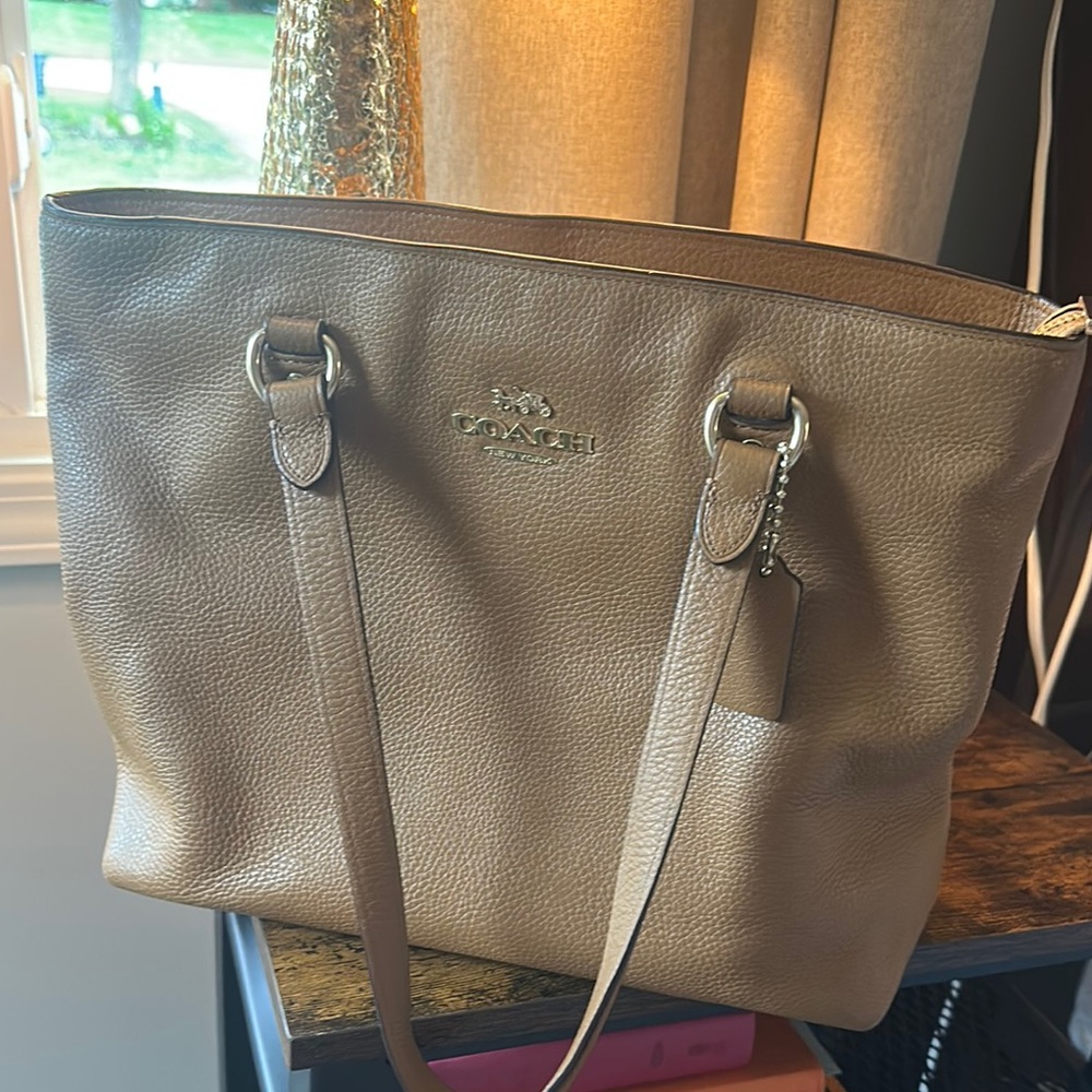 Coach Tan/Camel Classic Tote Bag Excellent Condition